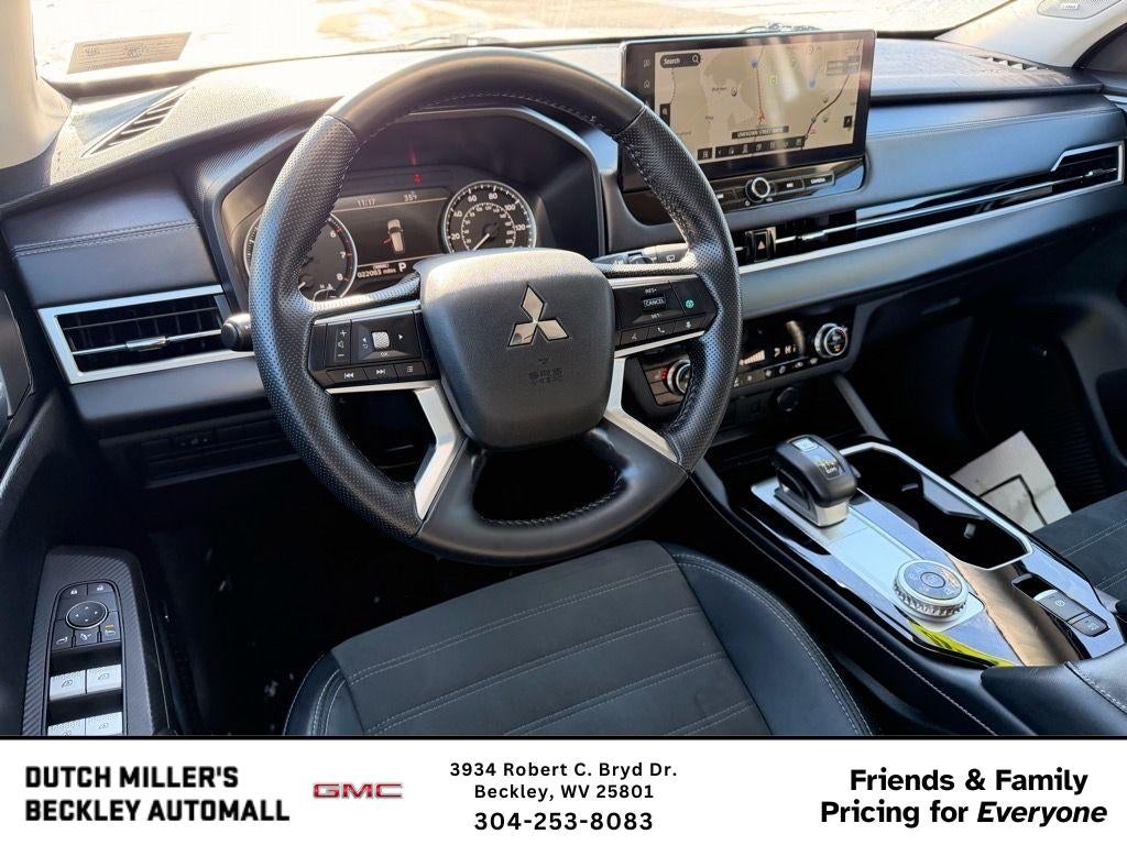 2025 Mitsubishi Outlander SE