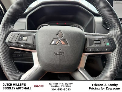 2024 Mitsubishi Outlander SE