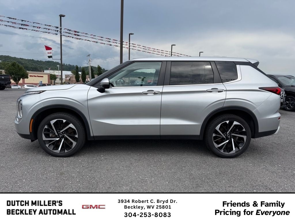 2024 Mitsubishi Outlander SE