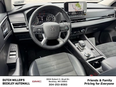 2024 Mitsubishi Outlander SE