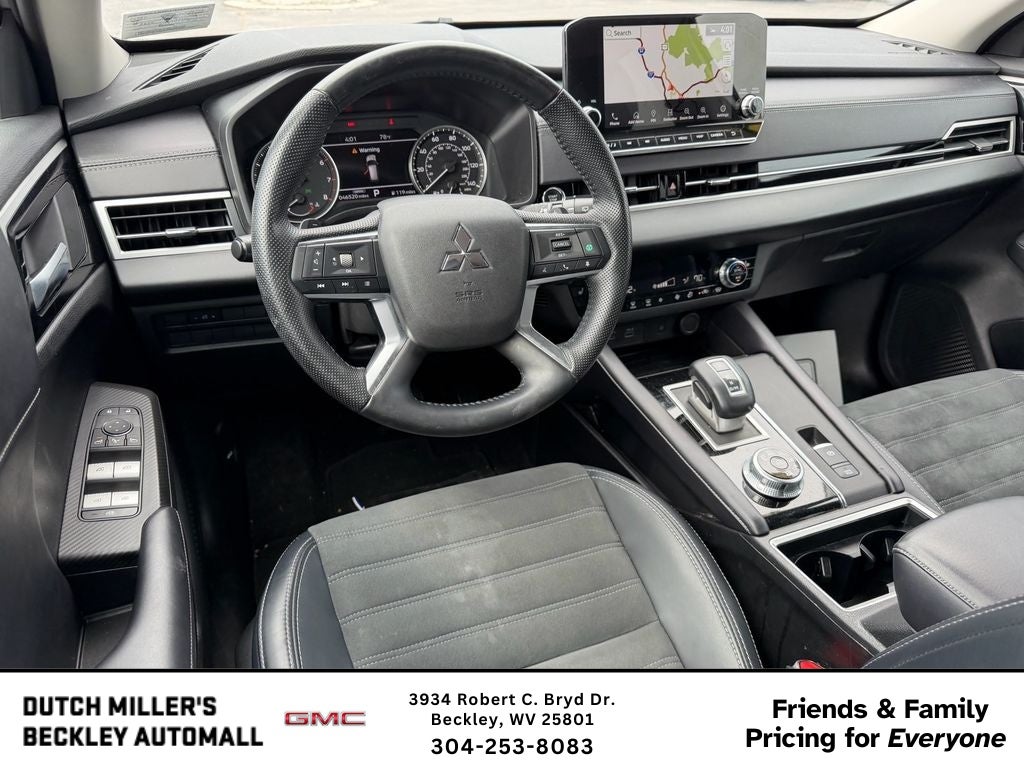 2024 Mitsubishi Outlander SE