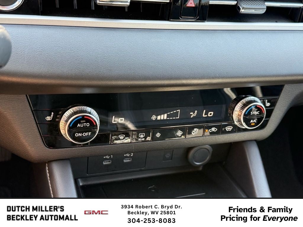 2025 Mitsubishi Outlander SE