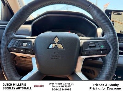 2025 Mitsubishi Outlander SE