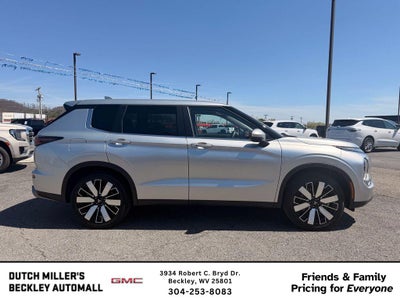 2025 Mitsubishi Outlander SE