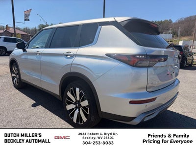 2025 Mitsubishi Outlander SE