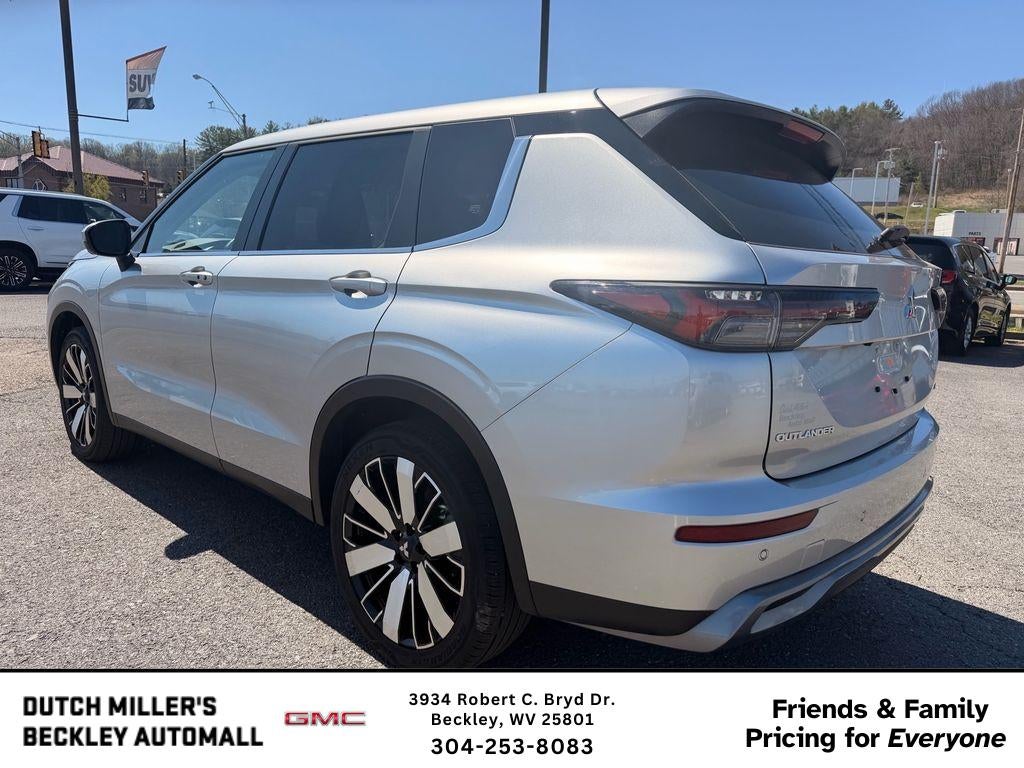 2025 Mitsubishi Outlander SE