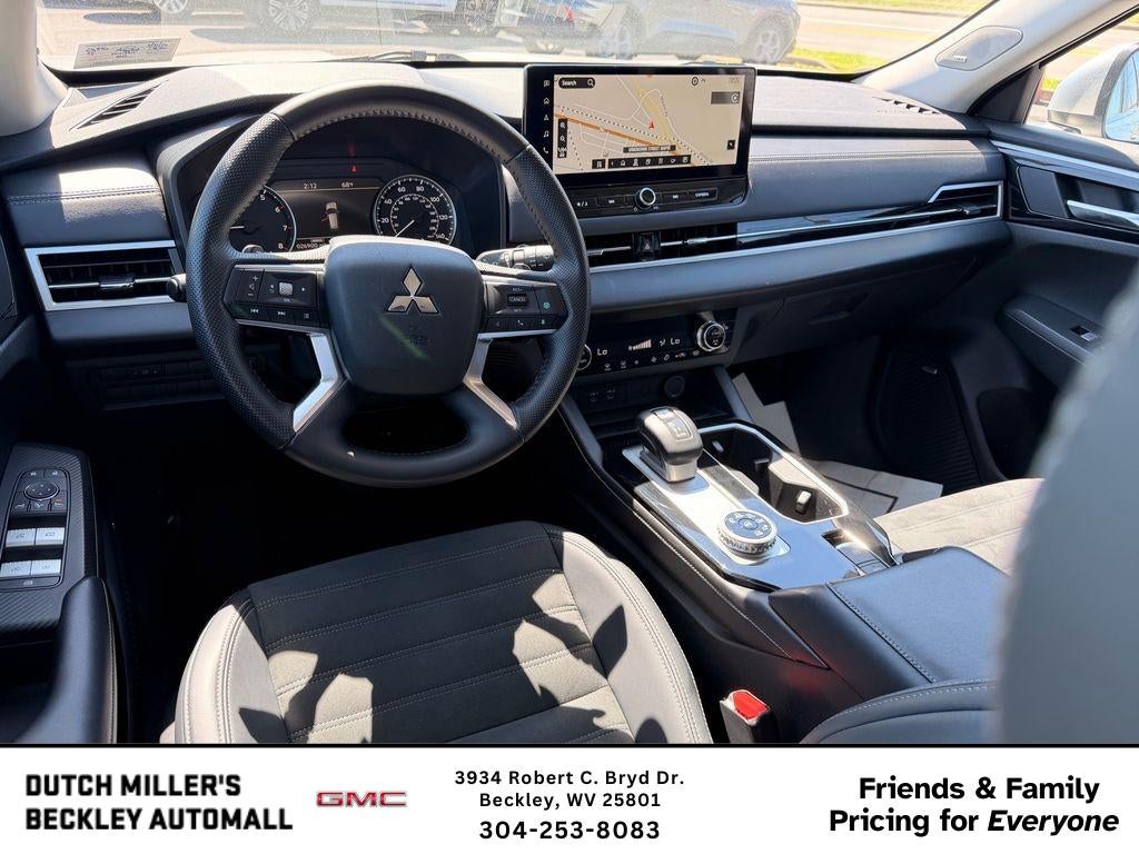 2025 Mitsubishi Outlander SE