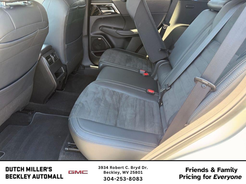 2025 Mitsubishi Outlander SE