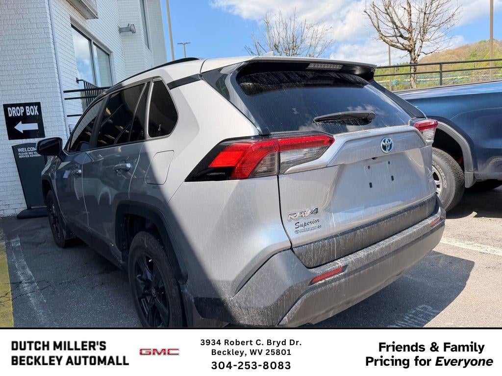 2022 Toyota RAV4 Hybrid XLE