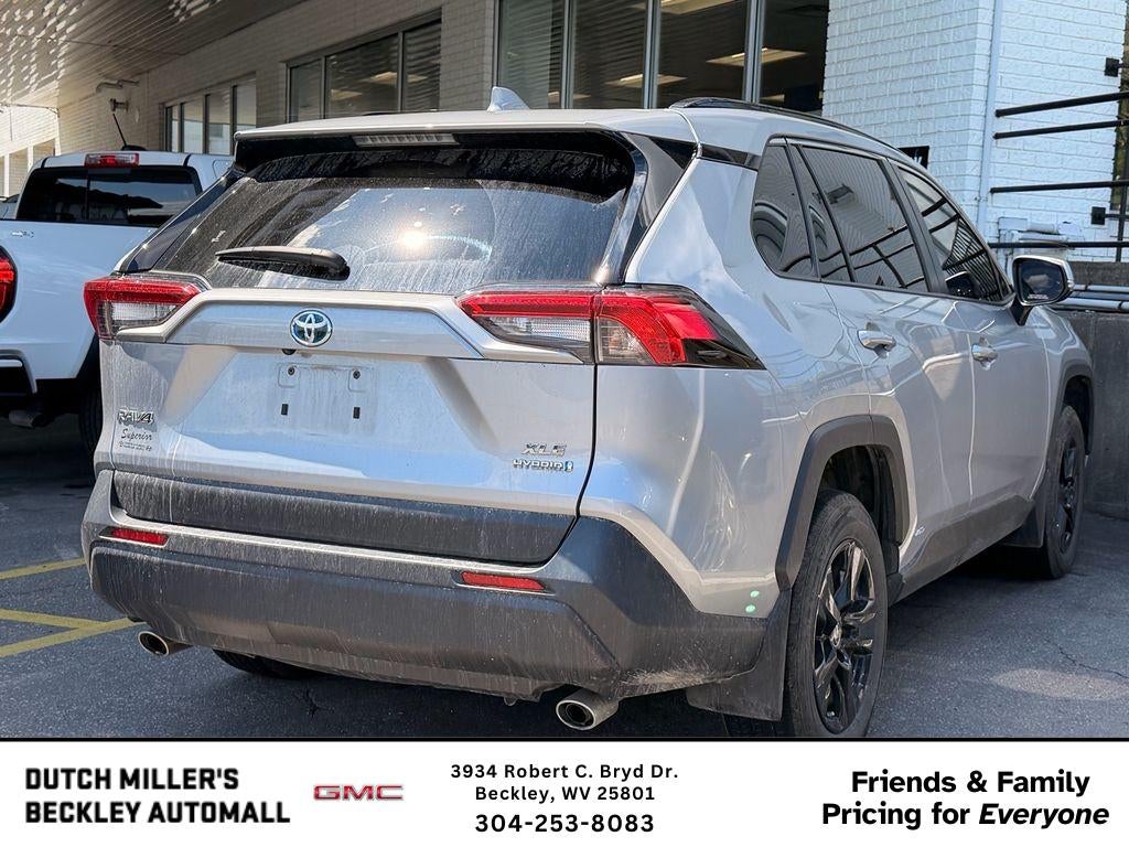 2022 Toyota RAV4 Hybrid XLE