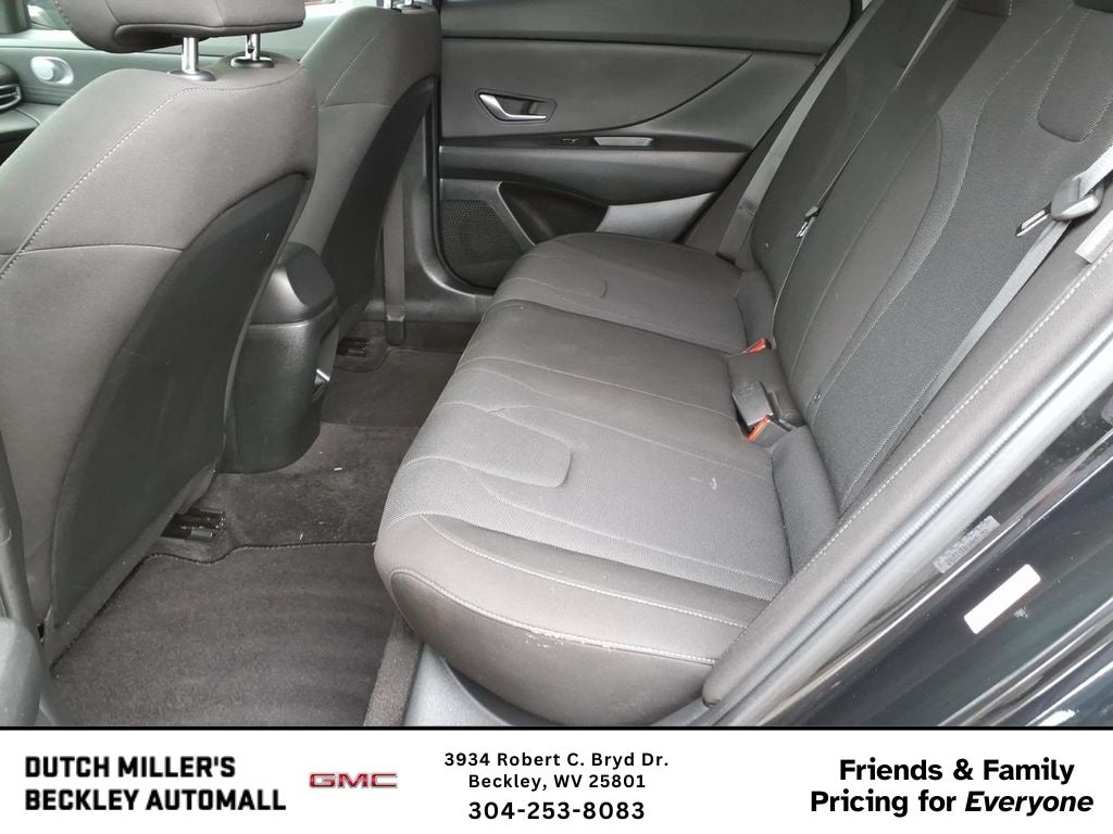 2025 Hyundai Elantra SE