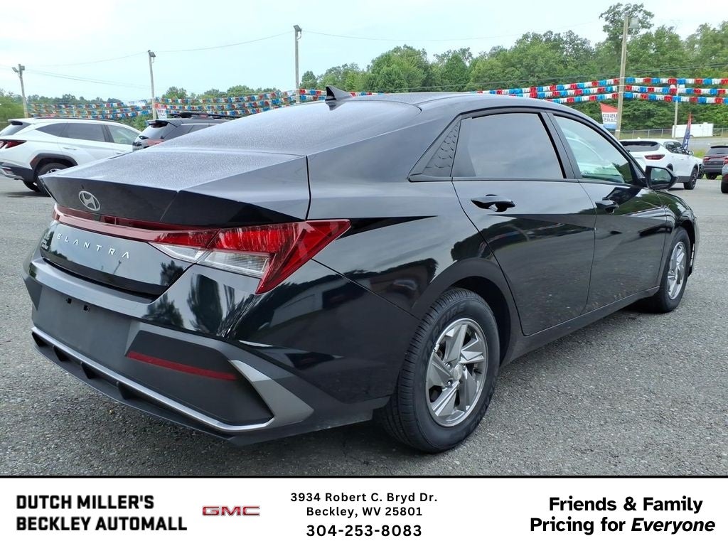 2025 Hyundai Elantra SE