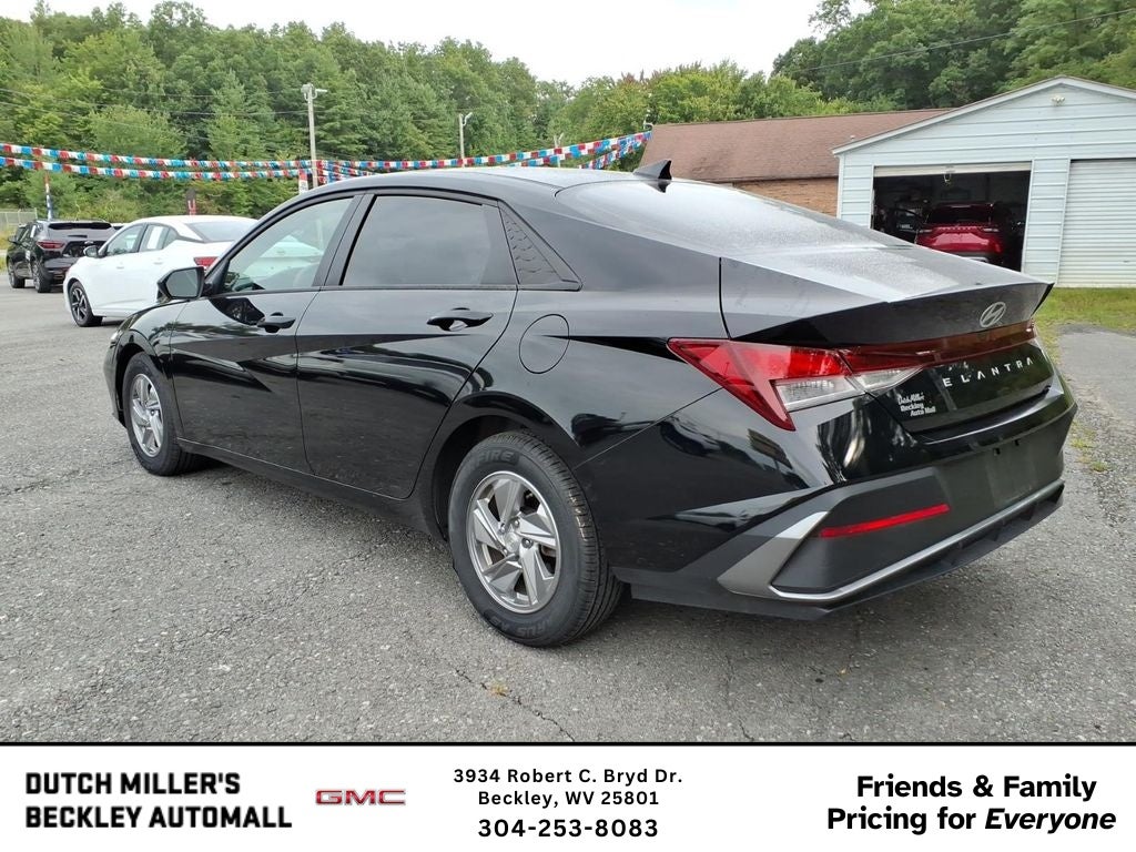 2025 Hyundai Elantra SE