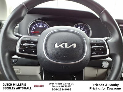 2024 Kia Carnival LX