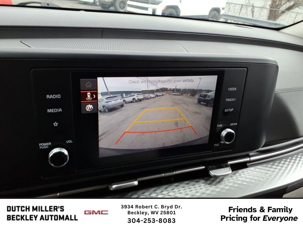 2024 Kia Carnival LX