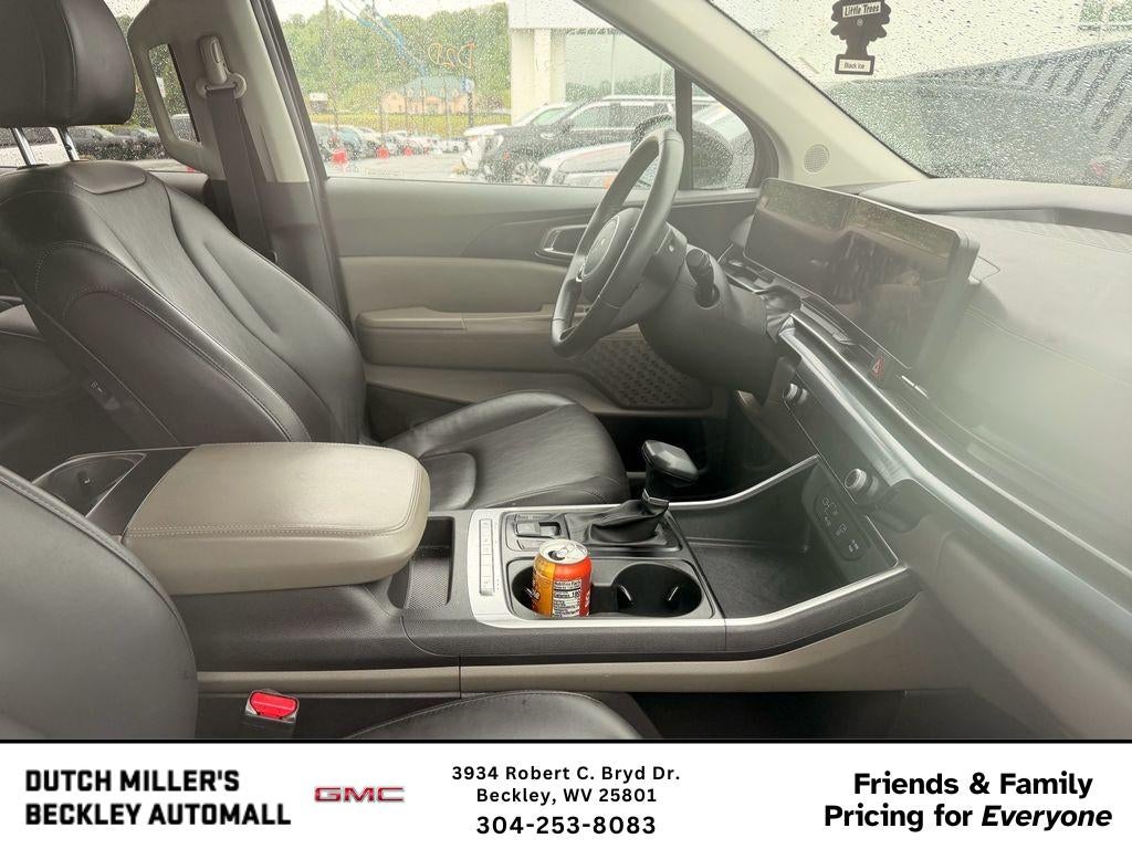 2025 Kia Carnival LXS