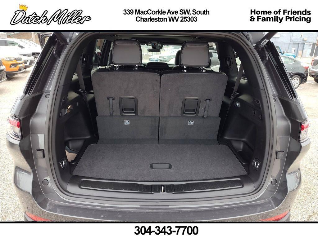2026 Jeep Grand Cherokee L Laredo Altitude