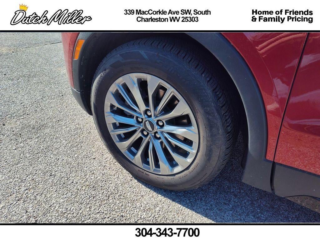 2024 Cadillac XT4 AWD Premium Luxury