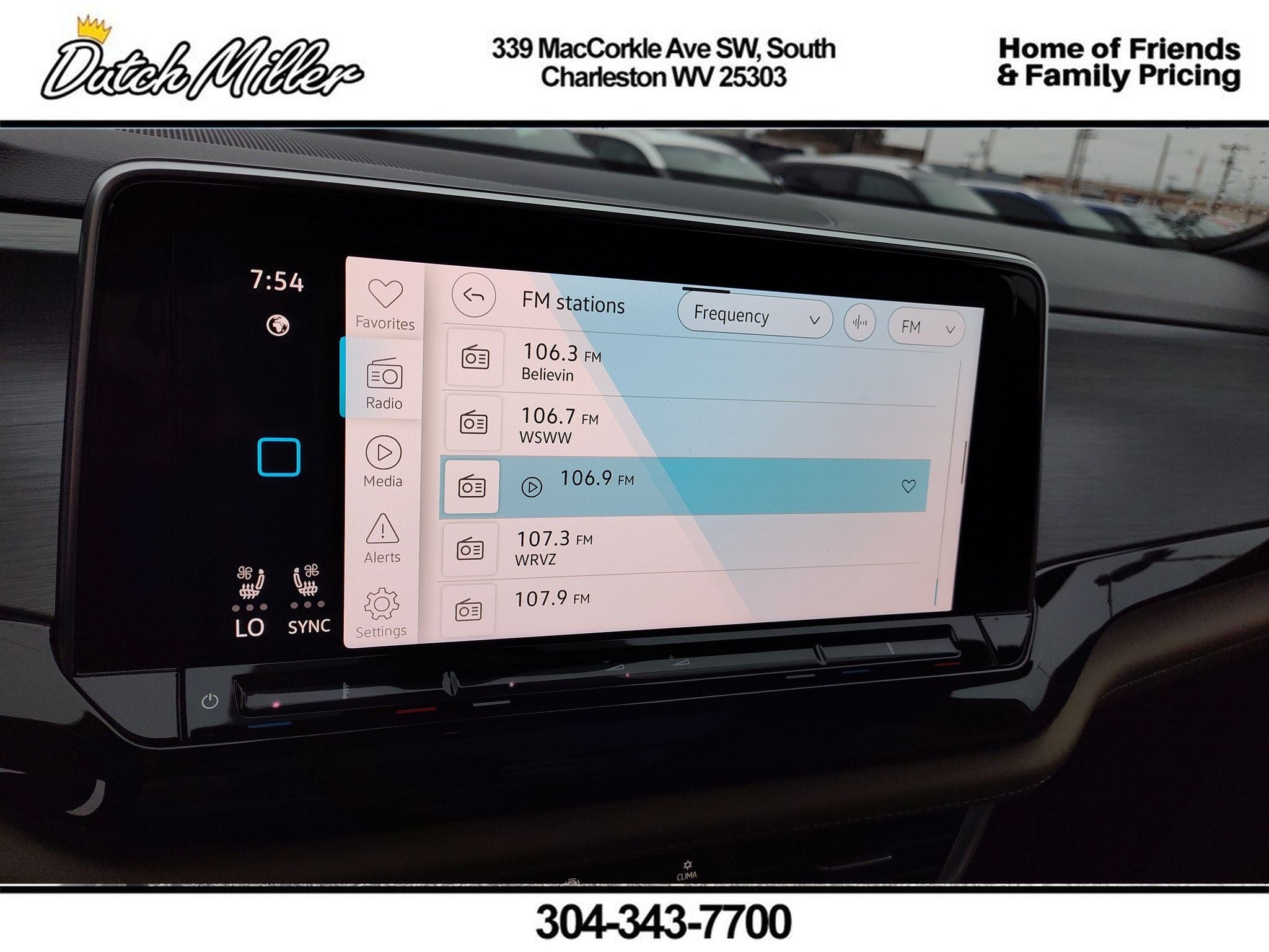 2025 Volkswagen Atlas Cross Sport 2.0T SE w/Technology
