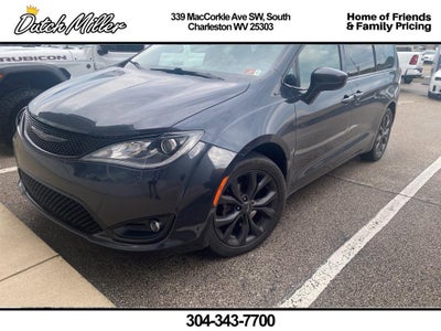 2020 Chrysler Pacifica Touring