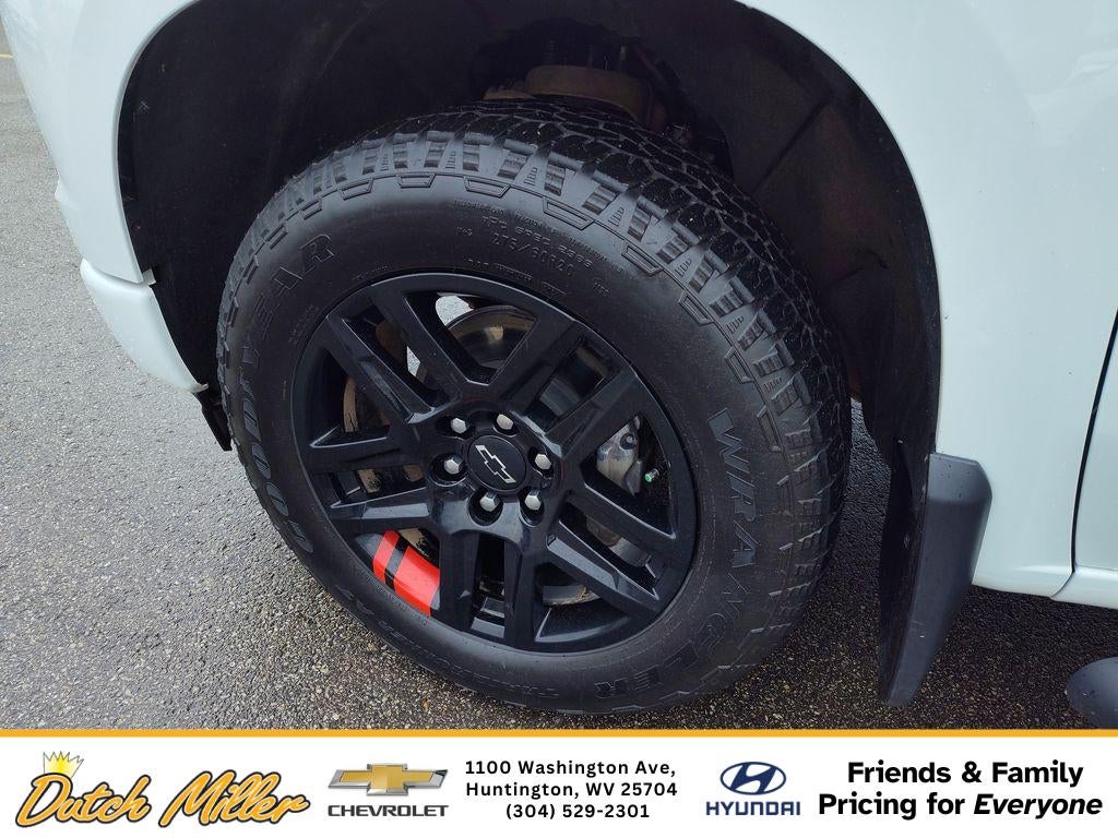 2024 Chevrolet Silverado RST