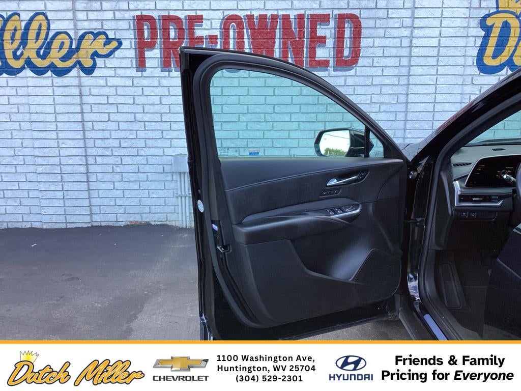 2024 Cadillac XT4 AWD Premium Luxury