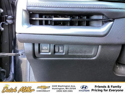 2024 Cadillac XT4 AWD Premium Luxury