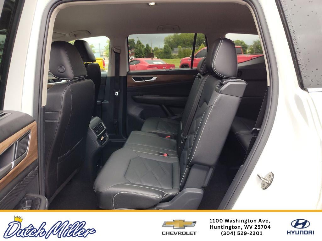 2025 Volkswagen Atlas 2.0T SE w/Technology