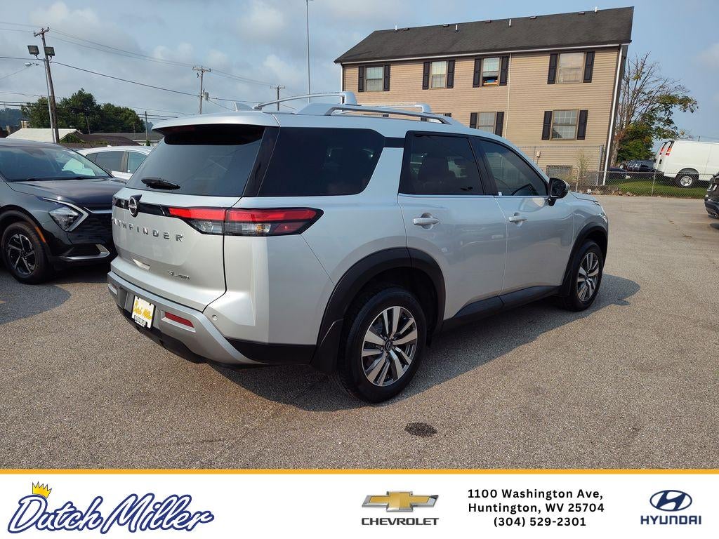 2023 Nissan Pathfinder SL