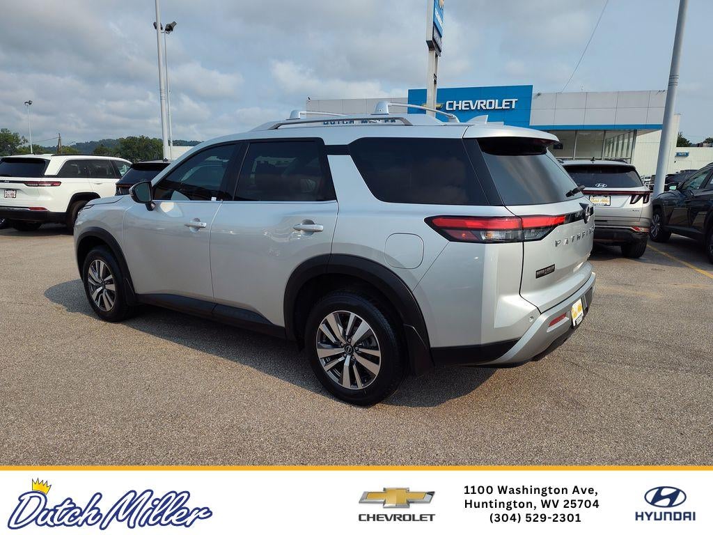 2023 Nissan Pathfinder SL