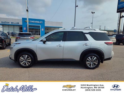 2023 Nissan Pathfinder SL