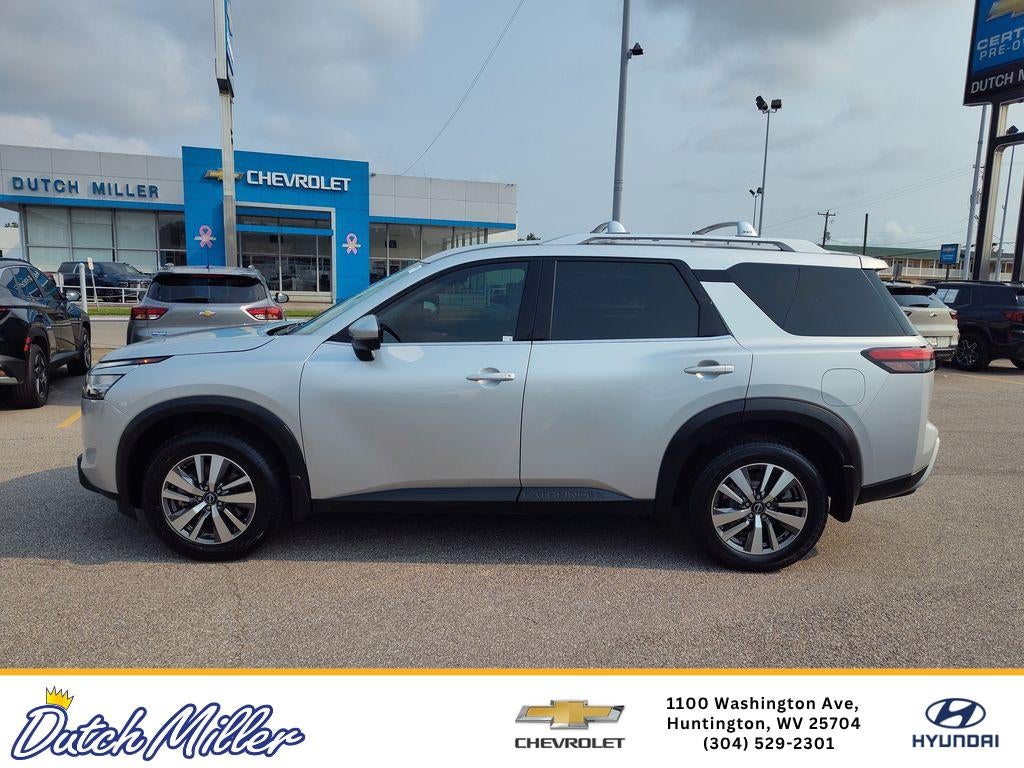 2023 Nissan Pathfinder SL