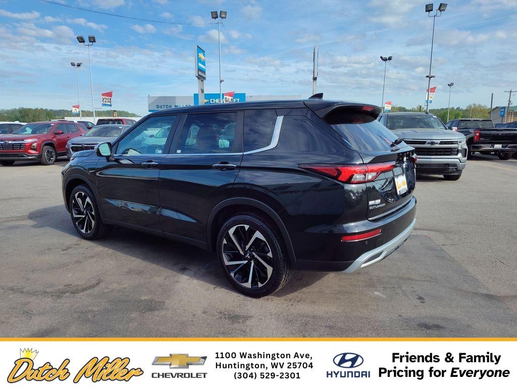 2023 Mitsubishi Outlander SE