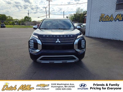 2023 Mitsubishi Outlander SE