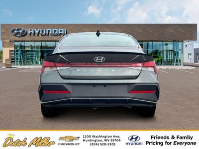 2025 Hyundai Elantra SEL Sport