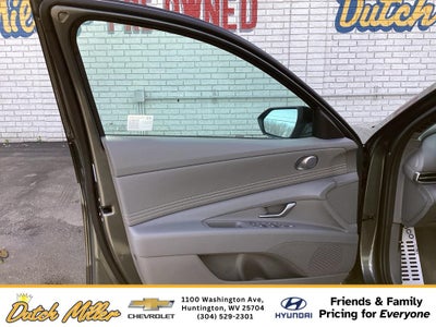 2025 Hyundai Elantra SEL Sport