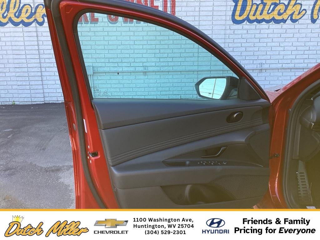 2025 Hyundai Elantra SEL Sport