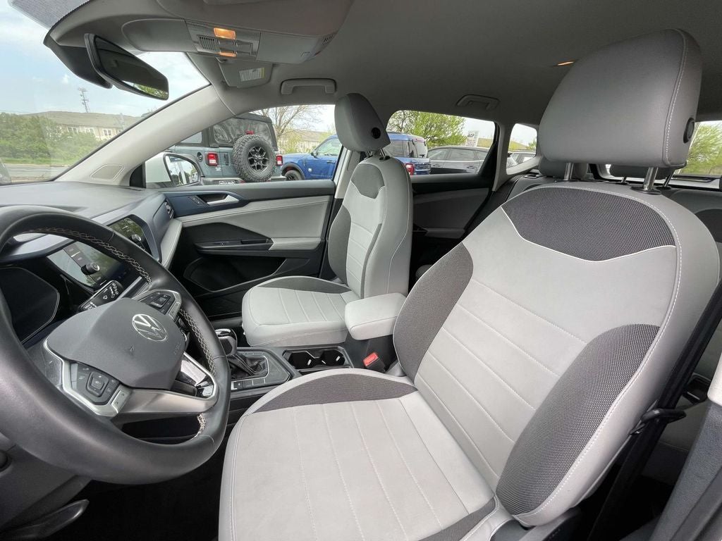 2024 Volkswagen Taos SE