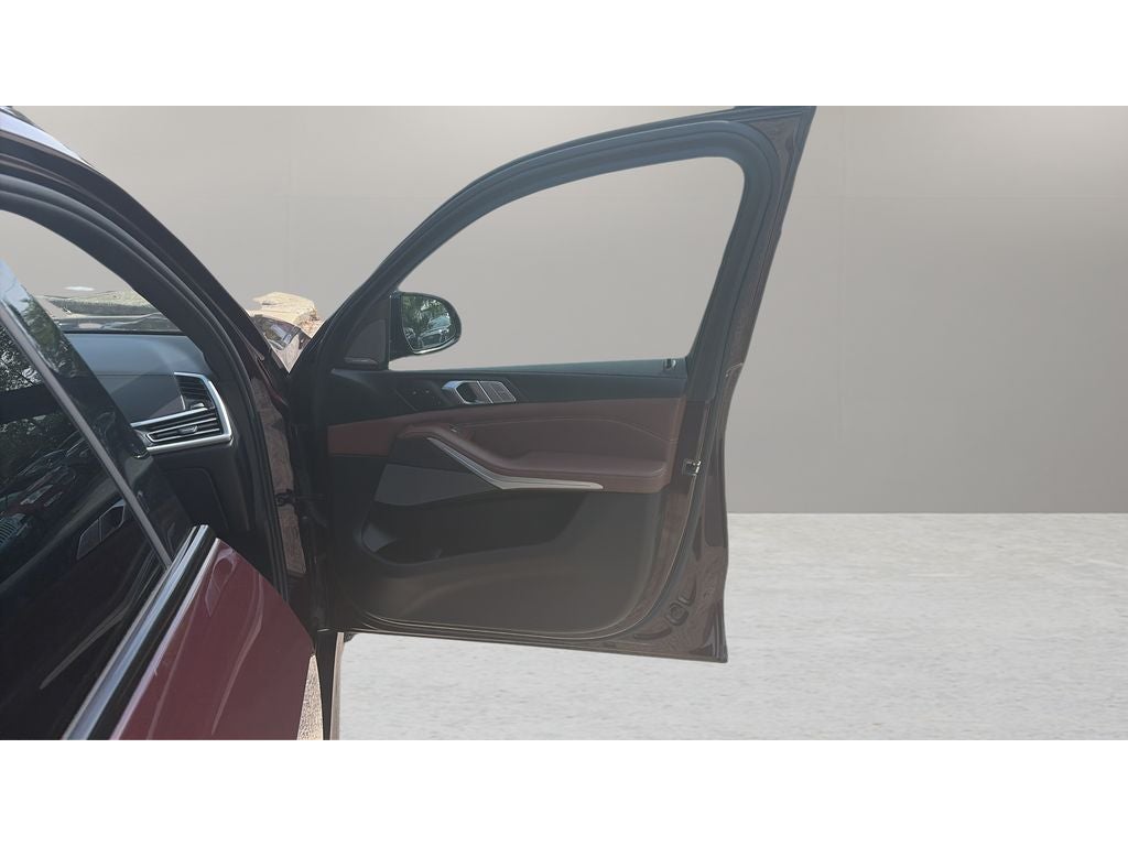 2022 BMW X7 M50i