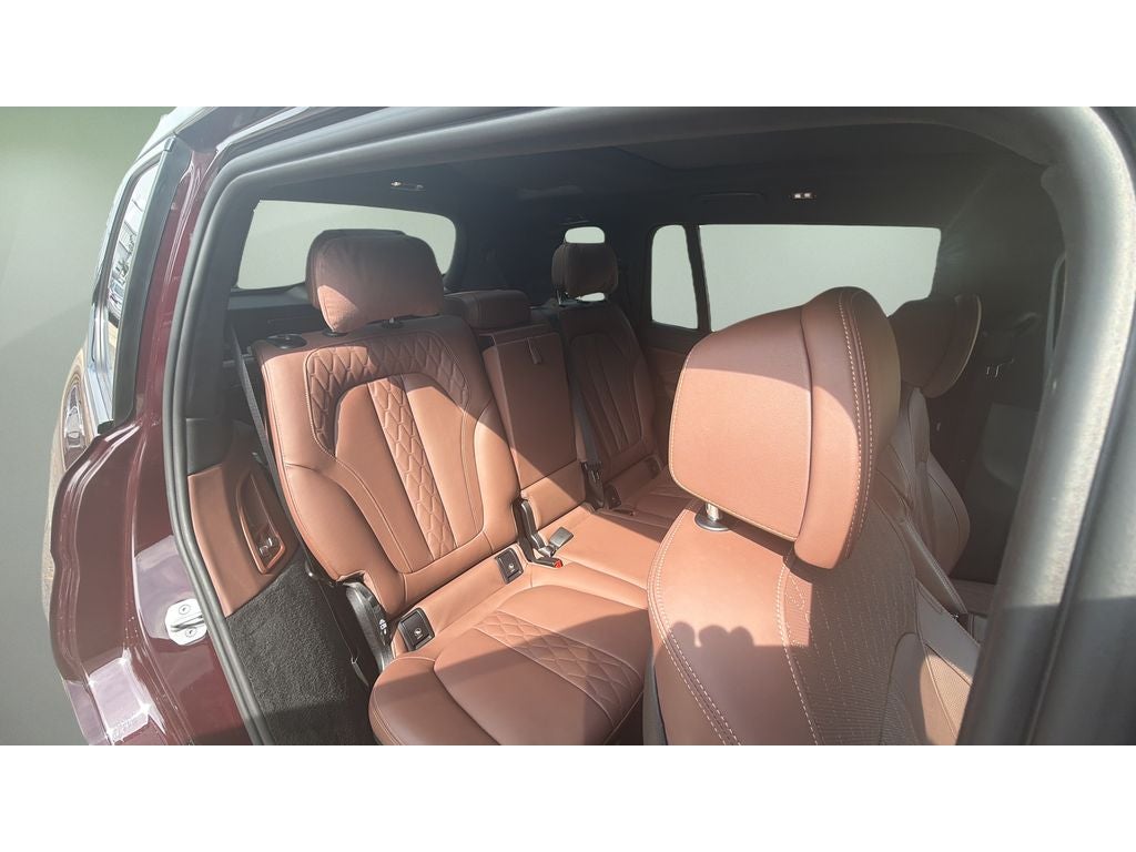 2022 BMW X7 M50i
