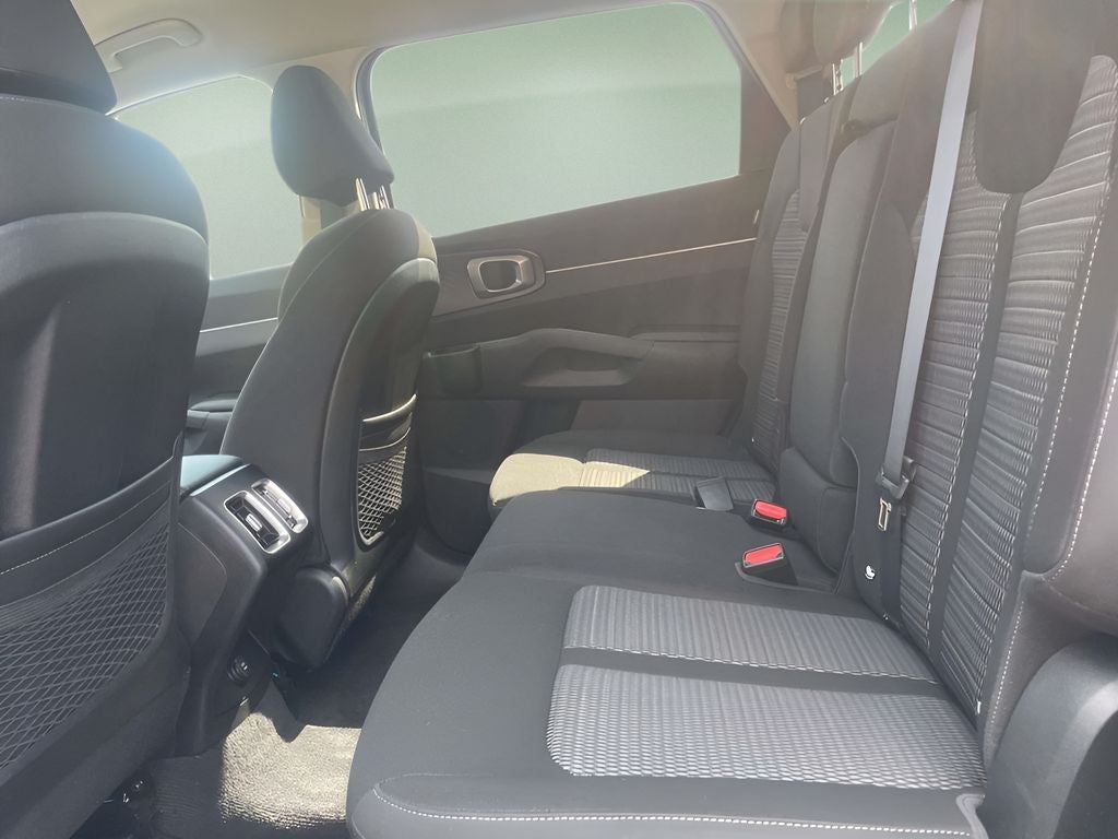 2025 Kia Sorento LX