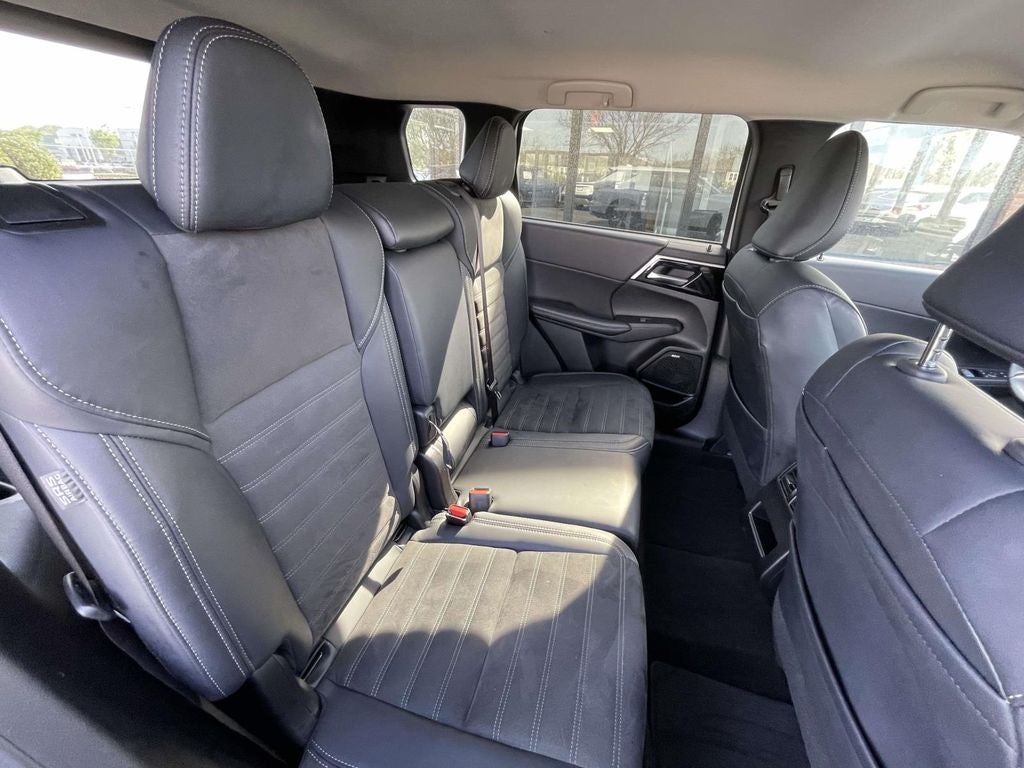 2025 Mitsubishi Outlander SE