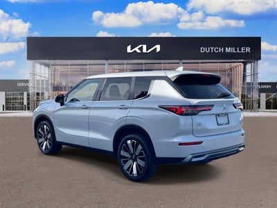 2025 Mitsubishi Outlander SE