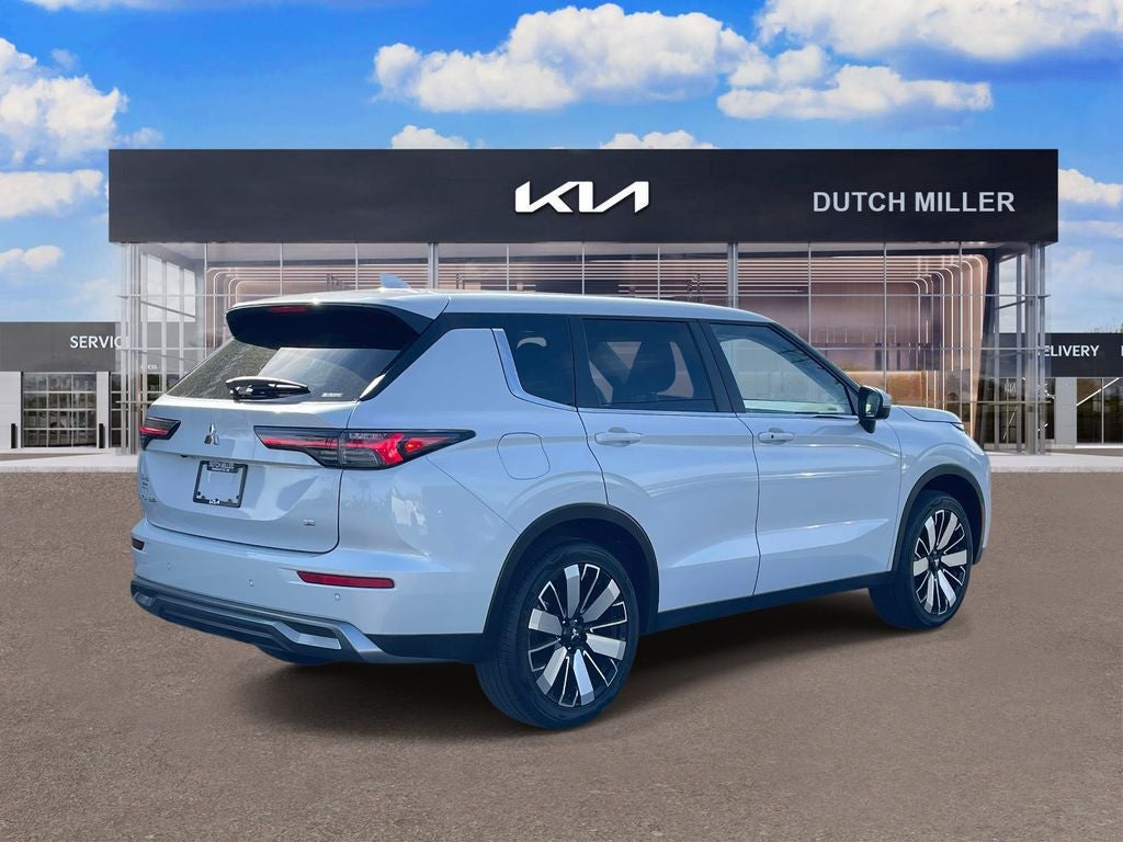 2025 Mitsubishi Outlander SE