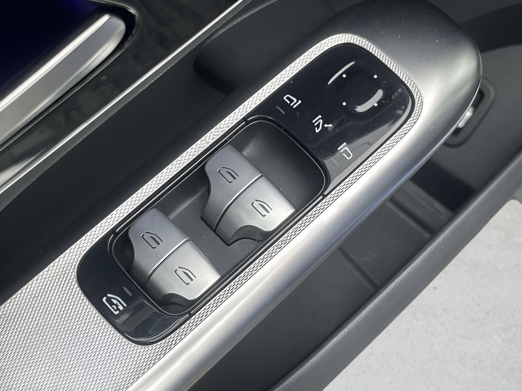 2024 Mercedes-Benz GLC 300