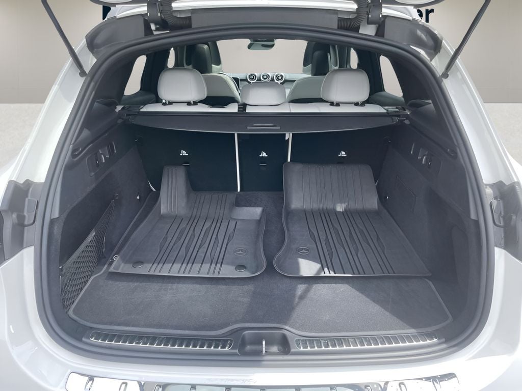 2025 Mercedes-Benz GLC 300