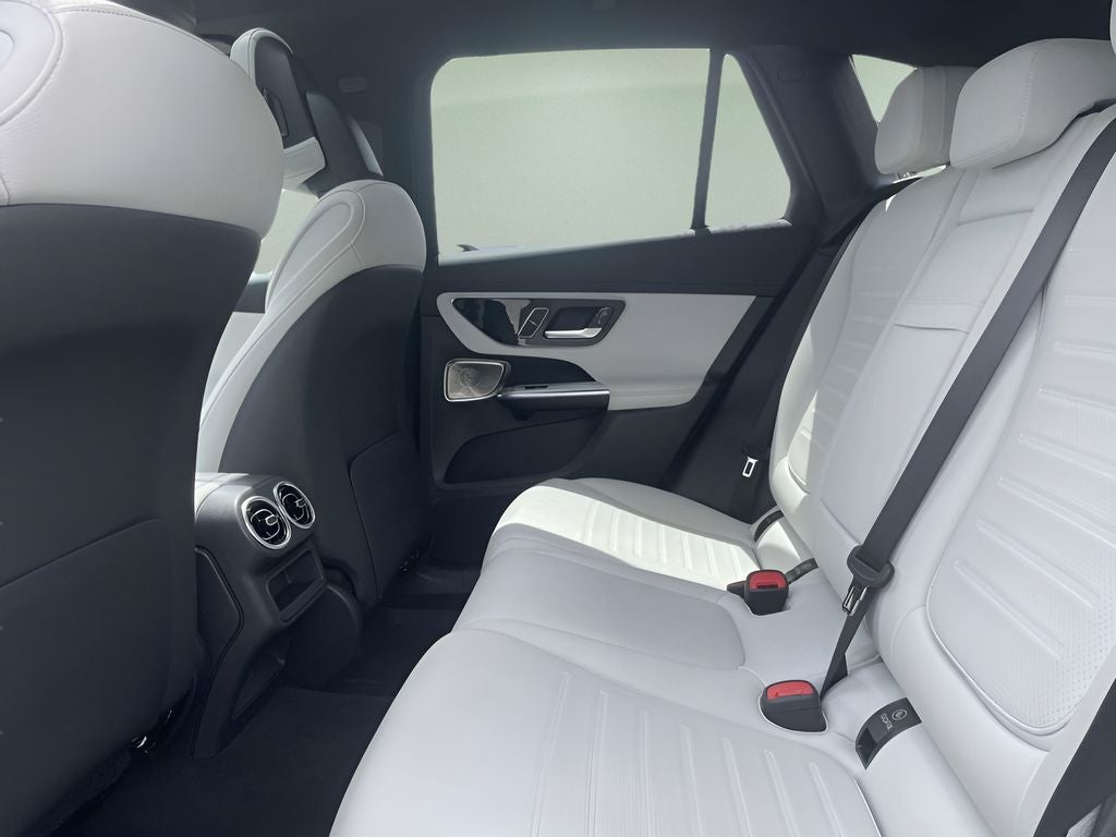 2025 Mercedes-Benz GLC 300
