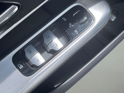 2025 Mercedes-Benz GLC 300