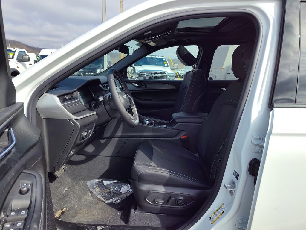 2026 Jeep Grand Cherokee Laredo X