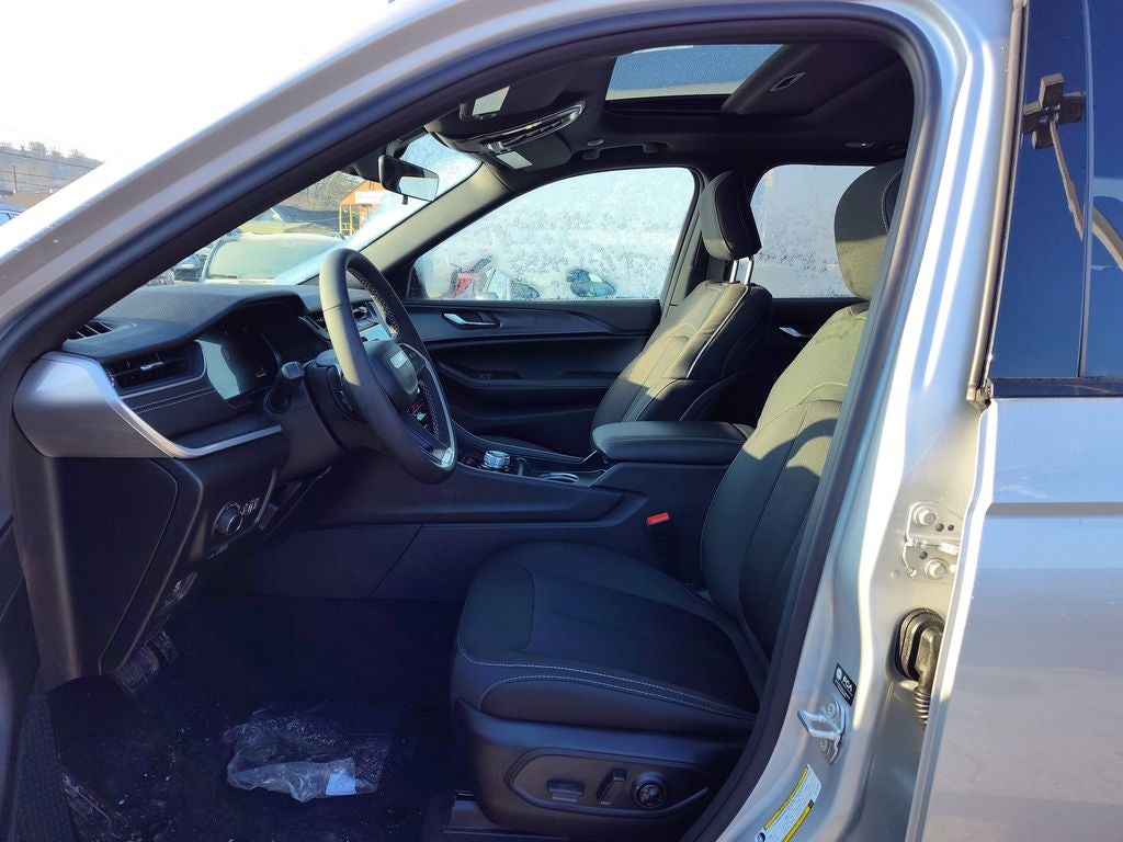 2026 Jeep Grand Cherokee Laredo X